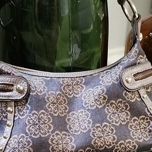 Elegant Floral Patterned Handbag